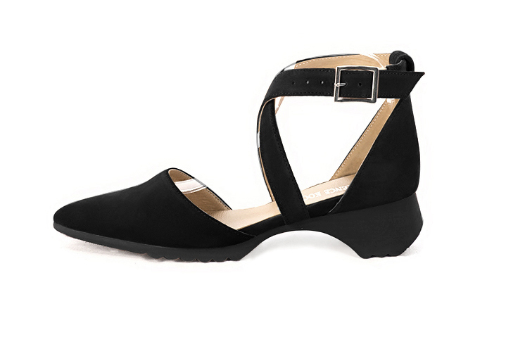 Dress heels closed-back crossed straps in matt black leather with  and  - Profile view